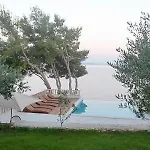 Luxury Ciovo Sleeps 17, Infinity Pool, Seafront * Trogir