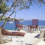 Luxury Ciovo Sleeps 17, Infinity Pool, Seafront Villa *