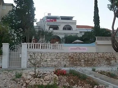 Villa Seafront - With Heated Swimming Pool