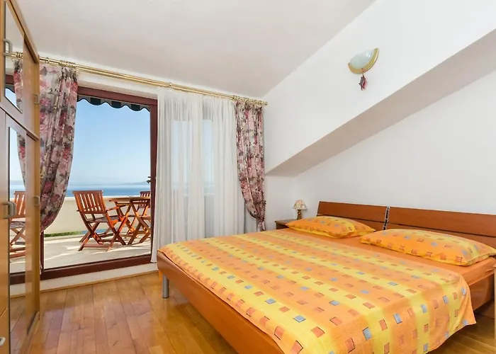 Villa Luxury Ciovo Sleeps 17, Infinity Pool, Seafront *