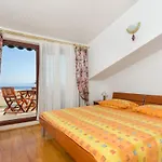 Villa Luxury Ciovo Sleeps 17, Infinity Pool, Seafront *