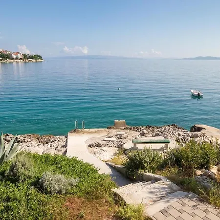 Luxury Ciovo Sleeps 17, Infinity Pool, Seafront Trogir