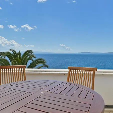Luxury Ciovo Sleeps 17, Infinity Pool, Seafront Villa *