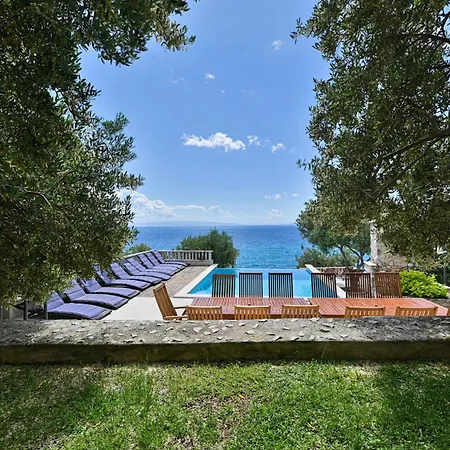 Villa Luxury Ciovo Sleeps 17, Infinity Pool, Seafront Trogir