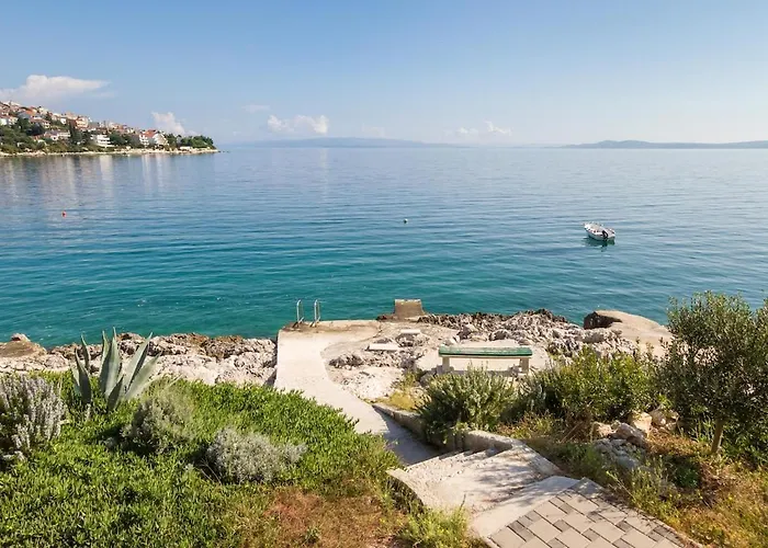 Luxury Ciovo Sleeps 17, Infinity Pool, Seafront Trogir