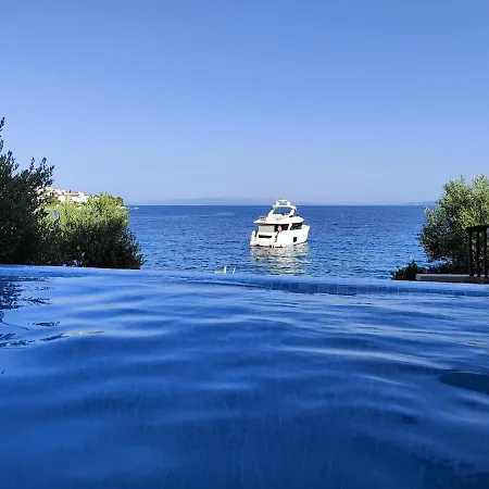 ヴィラ Luxury Ciovo Sleeps 17, Infinity Pool, Seafront *