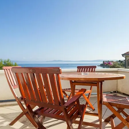 Luxury Ciovo Sleeps 17, Infinity Pool, Seafront Villa